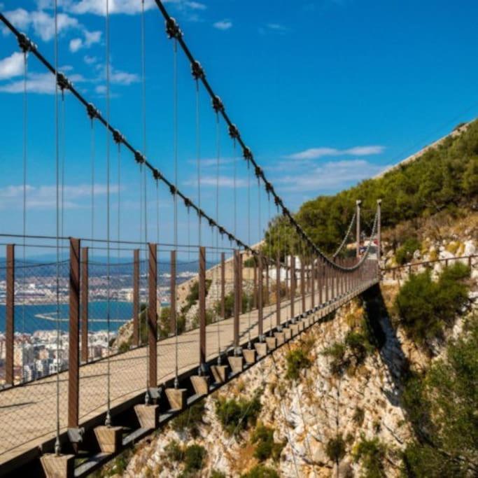 Best Location 2 Bed2 Bath W/Lift In Town! Gibraltar Exteriör bild