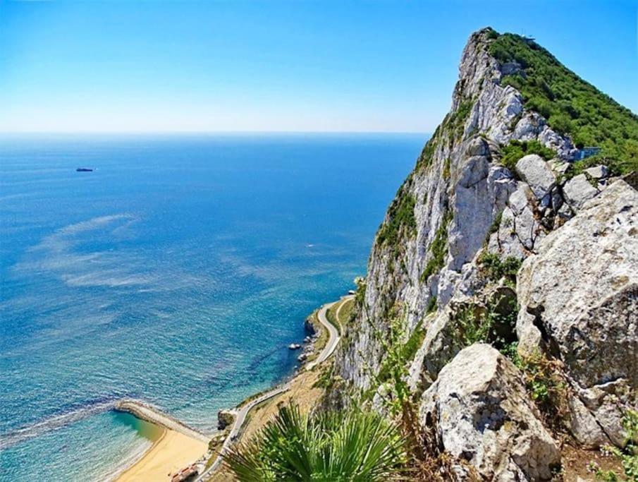 Best Location 2 Bed2 Bath W/Lift In Town! Gibraltar Exteriör bild