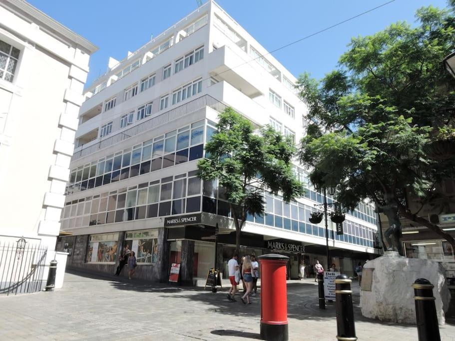 Best Location 2 Bed2 Bath W/Lift In Town! Gibraltar Exteriör bild