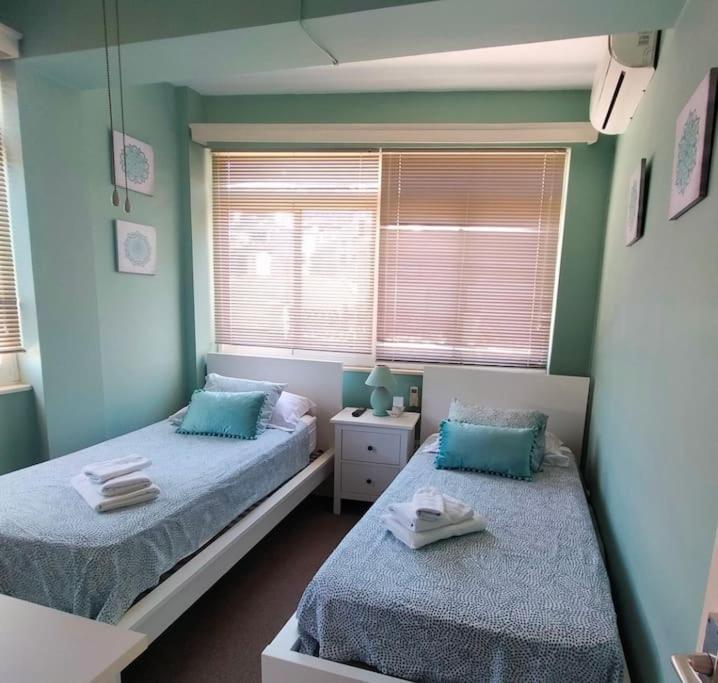 Best Location 2 Bed2 Bath W/Lift In Town! Gibraltar Exteriör bild