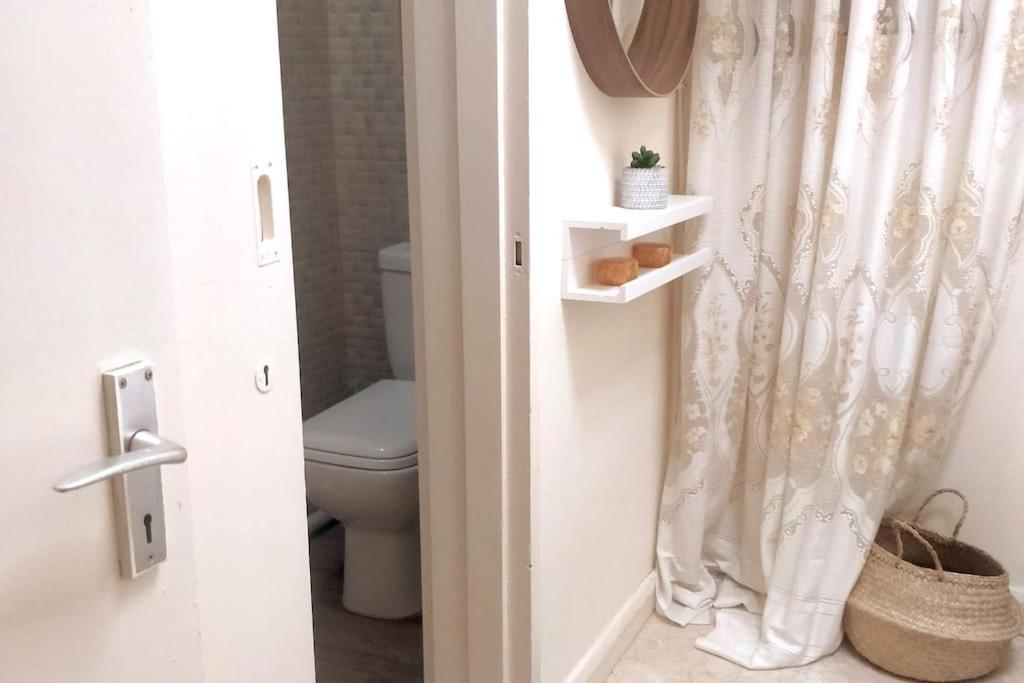 Best Location 2 Bed2 Bath W/Lift In Town! Gibraltar Exteriör bild