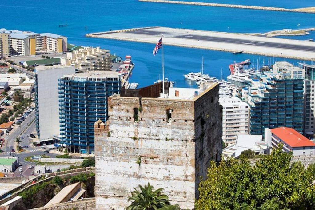 Best Location 2 Bed2 Bath W/Lift In Town! Gibraltar Exteriör bild
