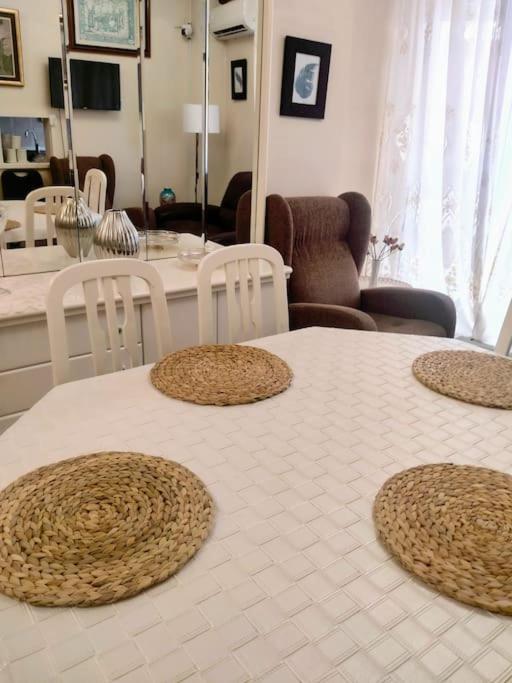 Best Location 2 Bed2 Bath W/Lift In Town! Gibraltar Exteriör bild