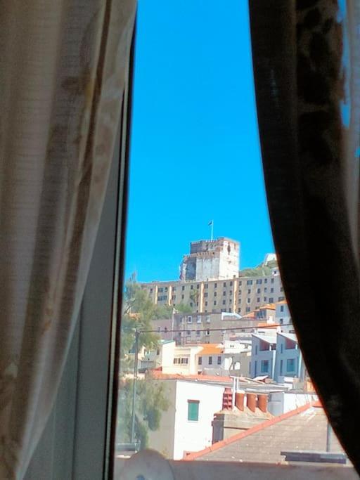 Best Location 2 Bed2 Bath W/Lift In Town! Gibraltar Exteriör bild